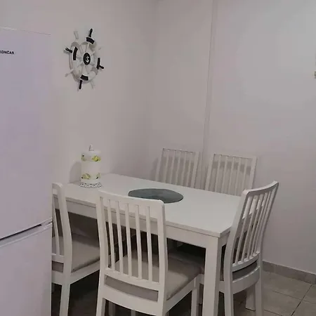 With Parking Space Njivice, Krk - 21772 Апартаменты Нивице