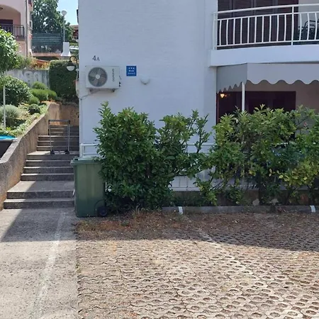 Apartment With A Parking Space Njivice, Krk - 21772 *